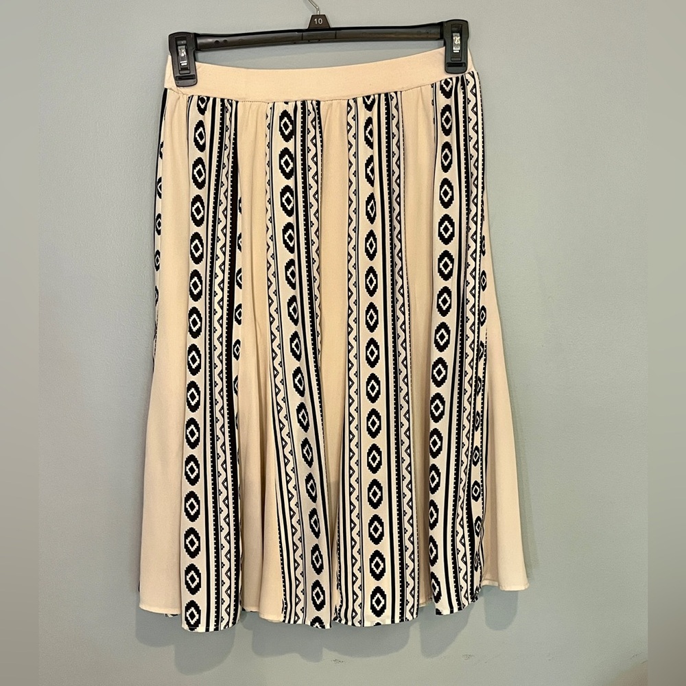 Cream and Black Patterned Knee Length Skirt
